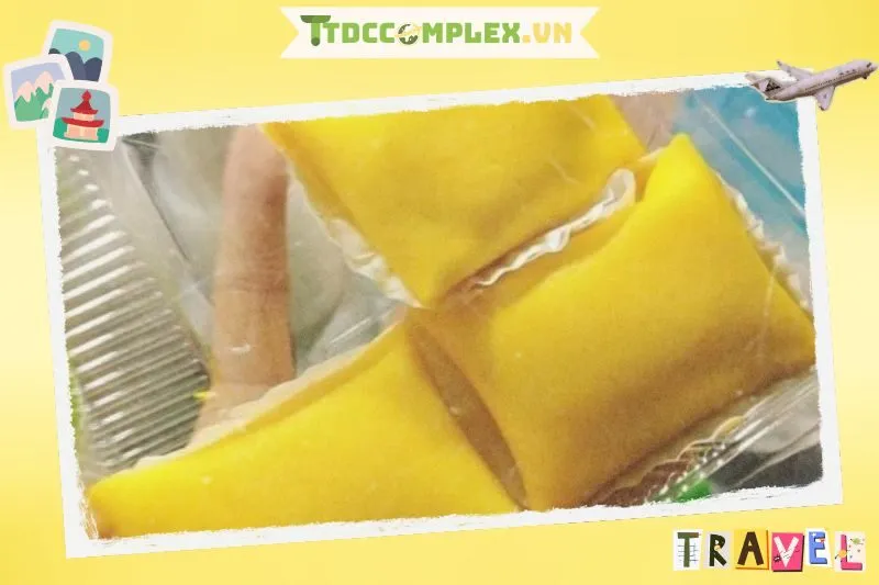 banh-crepe-sau-rieng-pham-phuong